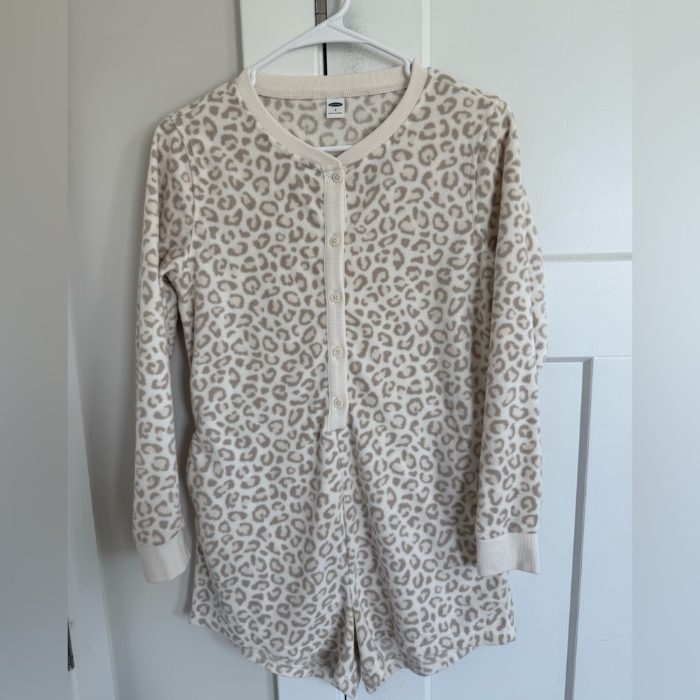 Old Navy Cream Leopard Print Pajama Set